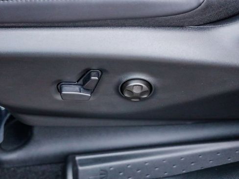 New 2026 Chrysler Pacifica Select image 23