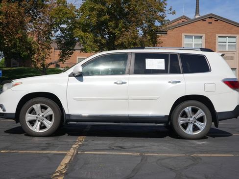 Used 2013 Toyota Highlander Limited AWD/4WD image 2