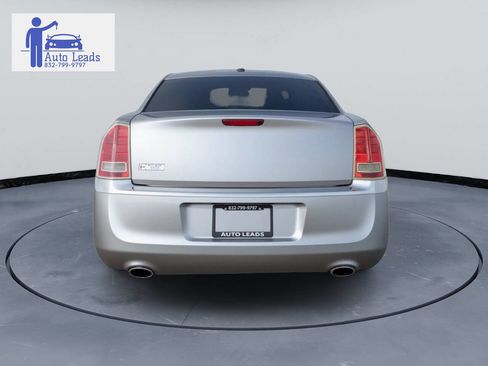 Used 2014 Chrysler 300 image 7