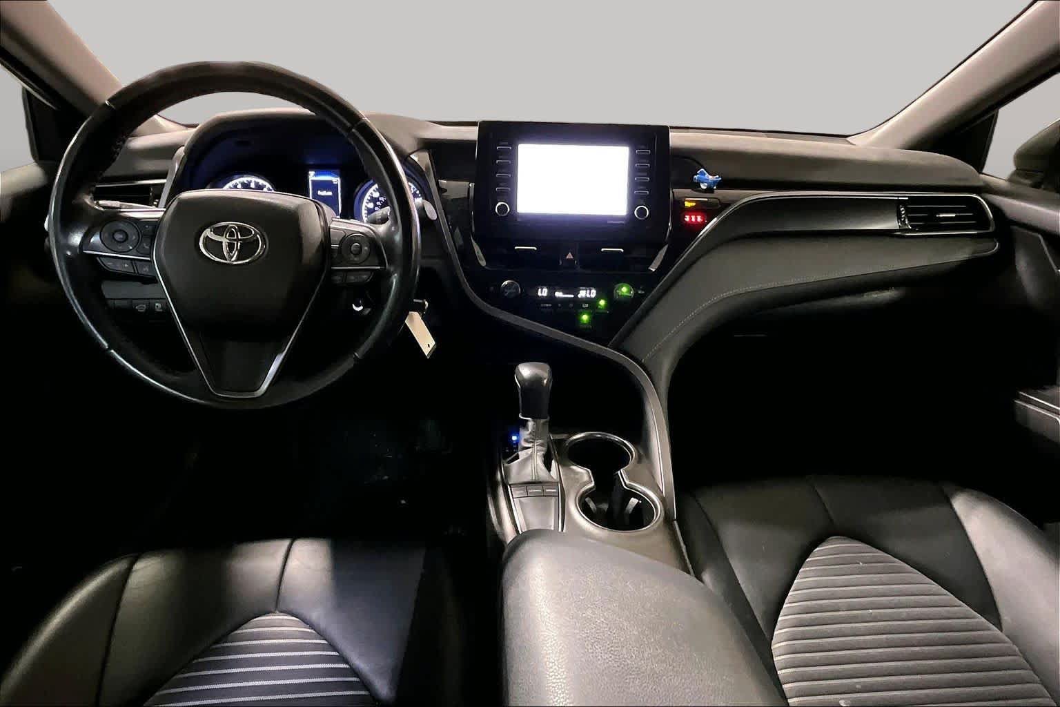 Used 2023 Toyota Camry SE FWD image 14