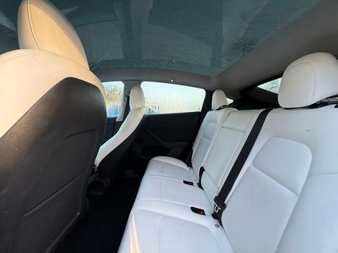 Used 2023 Tesla Model Y Performance image 13