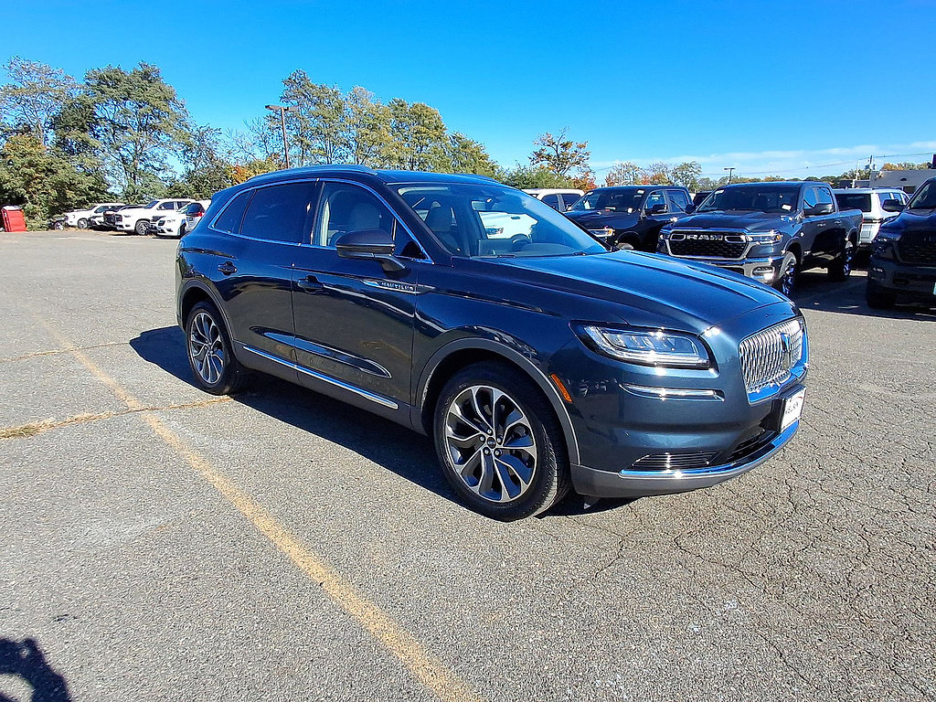 Used 2023 Lincoln Nautilus Reserve AWD/4WD image 2