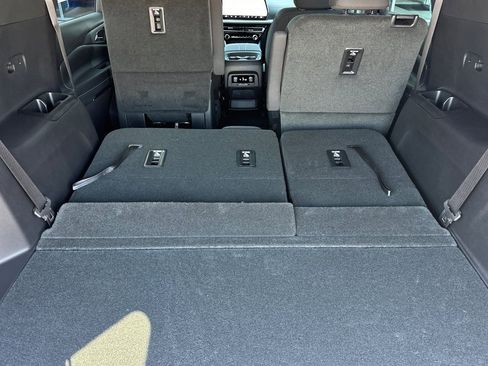 New 2026 Chevrolet Traverse LT image 16