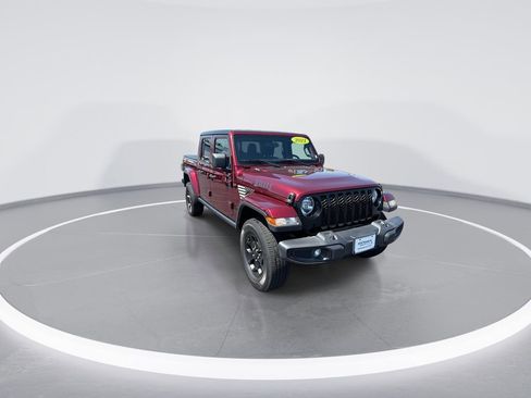Used 2021 Jeep Gladiator Sport AWD/4WD image 2