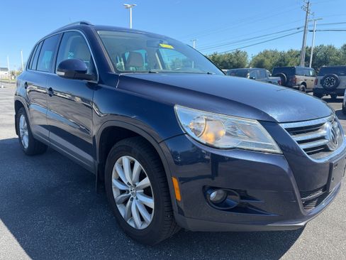 Used 2011 Volkswagen Tiguan SE image 6