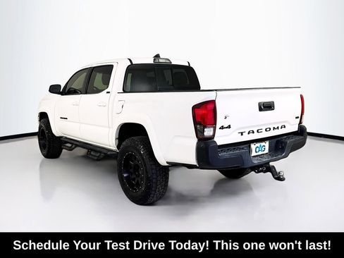 Used 2018 Toyota Tacoma SR5 AWD/4WD image 5