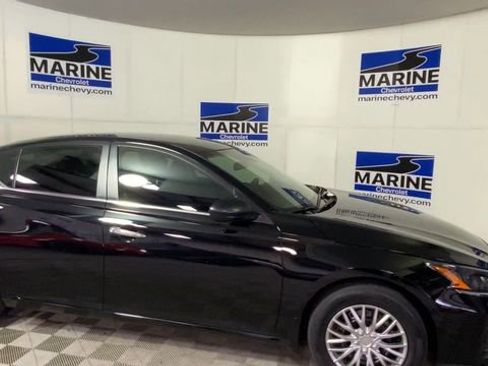 Used 2024 Nissan Altima 2.5 S image 3