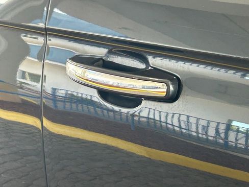 Used 2023 Ford Expedition Max Limited image 22