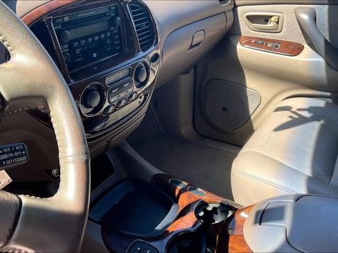 Used 2002 Toyota Sequoia SR5 RWD image 17