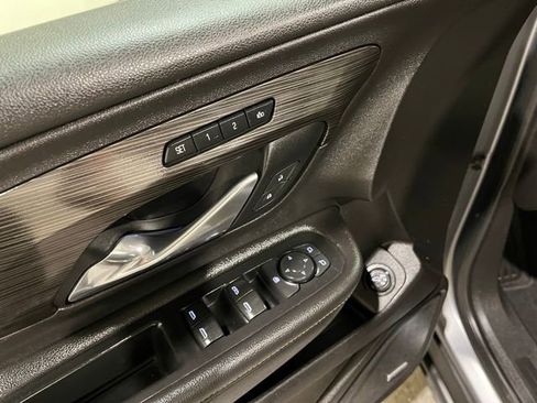 Used 2018 GMC Terrain SLT w/ Infotainment Package II AWD/4WD image 17