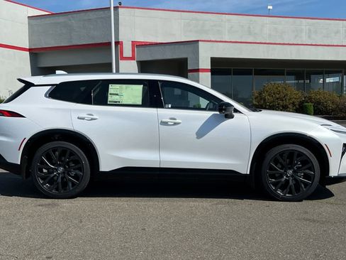 New 2026 Toyota Crown Signia Limited image 8