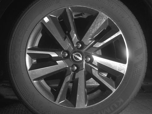 Used 2025 Nissan Versa SV FWD image 14