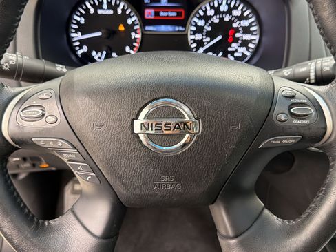 Used 2018 Nissan Pathfinder SL w/ SL Premium Package FWD image 28