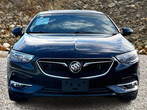 Used 2019 Buick Regal Essence w/ Sights and Sounds Package image 3