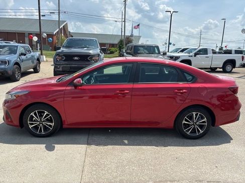 Used 2024 Kia Forte LXS w/ LXS Technology Package FWD image 4