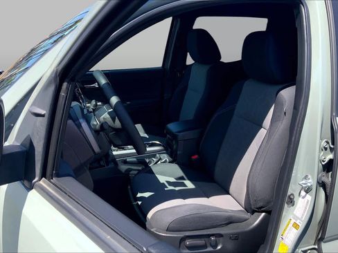 Certified 2023 Toyota Tacoma TRD Off-Road image 7