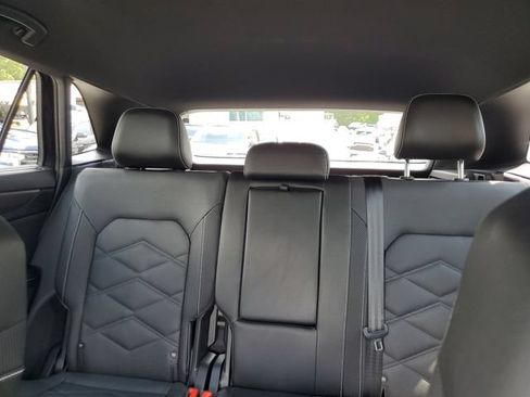 Used 2024 Volkswagen Atlas Cross Sport SE FWD image 11