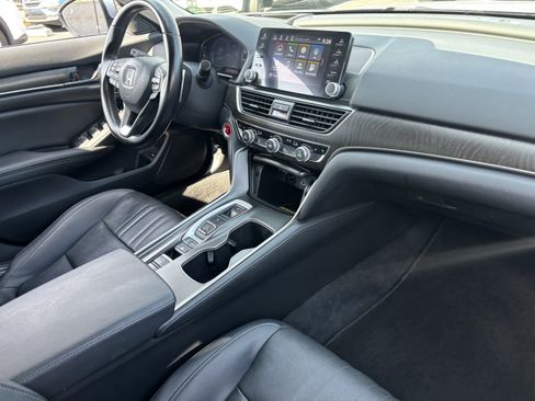 Used 2021 Honda Accord Touring image 10
