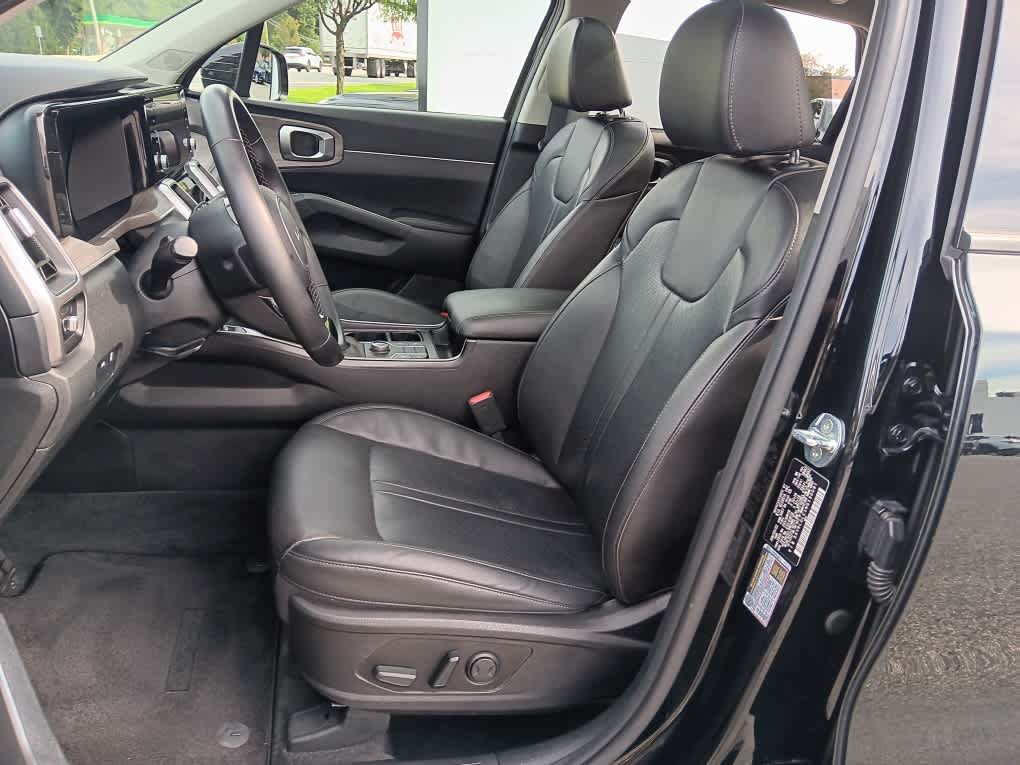 Used 2022 Kia Sorento S w/ Panoramic Sunroof Package AWD/4WD image 9