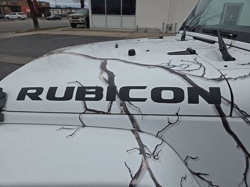 Used 2013 Jeep Wrangler Unlimited Rubicon w/ Connectivity Group image 37