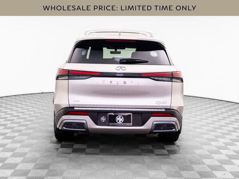 Used 2023 INFINITI QX60 Sensory w/ Vision Package AWD/4WD image 4
