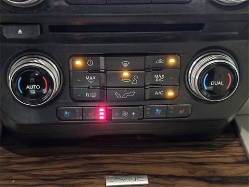 Used 2018 Ford F150 Lariat w/ Equipment Group 502A Luxury image 23