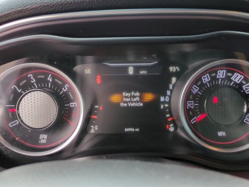 Used 2016 Dodge Challenger SXT RWD image 19