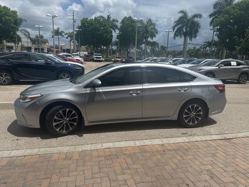 Used 2018 Toyota Avalon XLE Premium FWD image 5