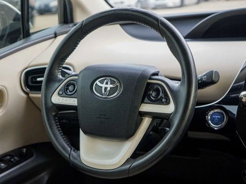 Used 2016 Toyota Prius Three image 38