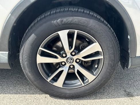 Used 2016 Toyota RAV4 XLE image 43