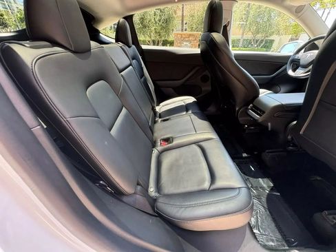 Used 2021 Tesla Model Y Long Range AWD/4WD image 13