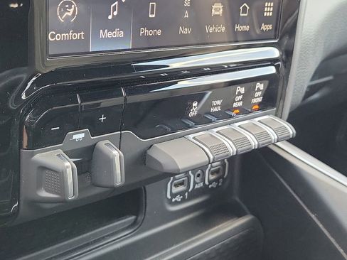 Used 2023 RAM 1500 Big Horn AWD/4WD image 32