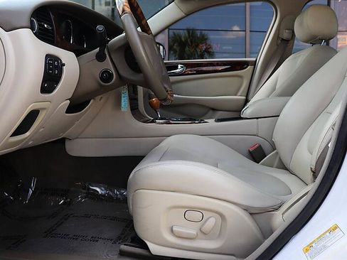 Used 2004 Jaguar XJ8 RWD image 18