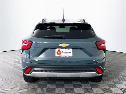 Certified 2025 Chevrolet Trax LT w/ LT Convenience Package image 9