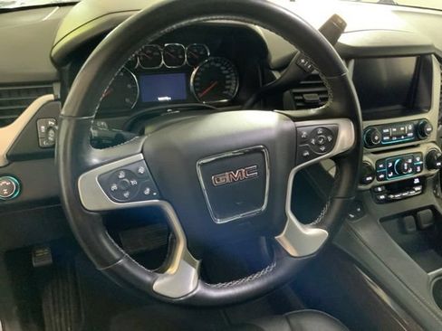 Used 2019 GMC Yukon XL SLT AWD/4WD image 15