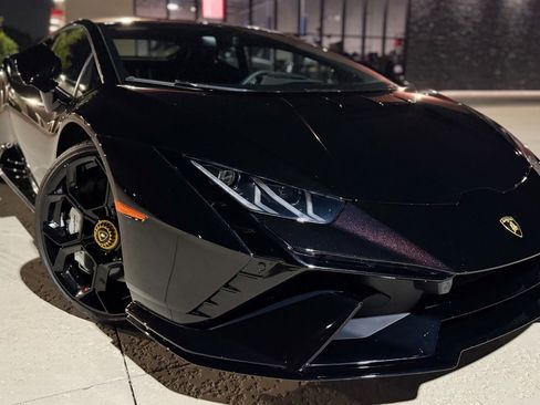 Used 2024 Lamborghini Huracan Tecnica RWD image 5