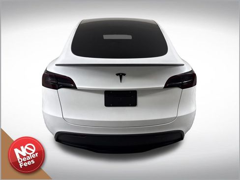 Used 2024 Tesla Model Y Long Range AWD/4WD image 4