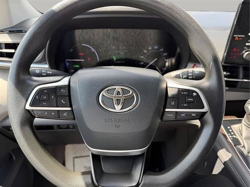 Used 2021 Toyota Sienna LE FWD image 52