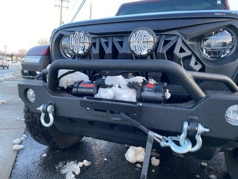 Used 2021 Jeep Gladiator Willys image 8