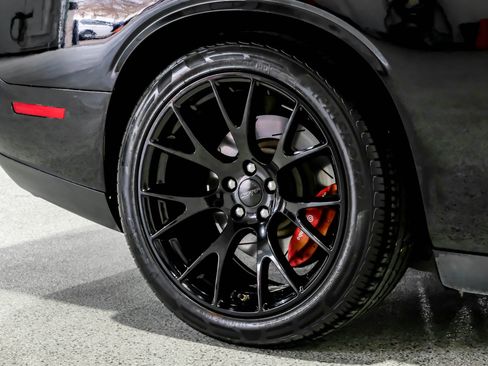 Used 2016 Dodge Challenger SRT image 54