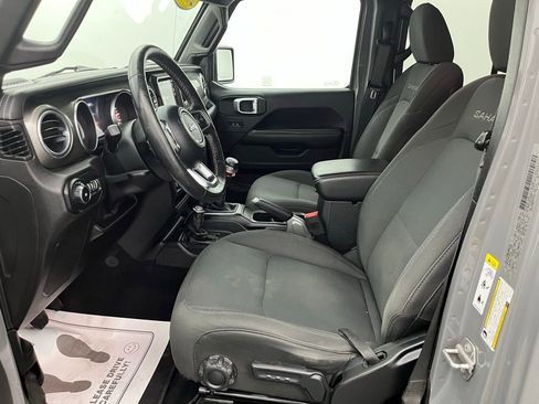Used 2018 Jeep Wrangler Unlimited Sahara image 19