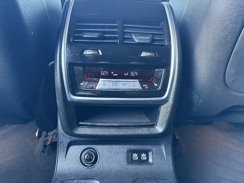 Used 2020 BMW X7 xDrive40i w/ Luxury Seating Package image 19