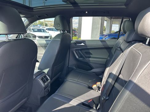 Used 2021 Volkswagen Tiguan SE R-Line image 17