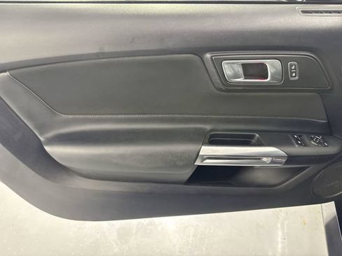 Used 2019 Ford Mustang GT w/ Equipment Group 301A RWD image 18