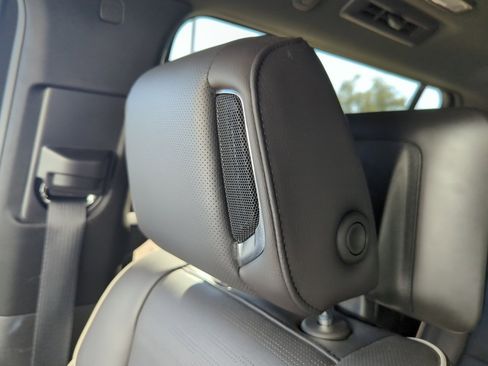 Used 2023 Cadillac Escalade ESV Premium Luxury image 34