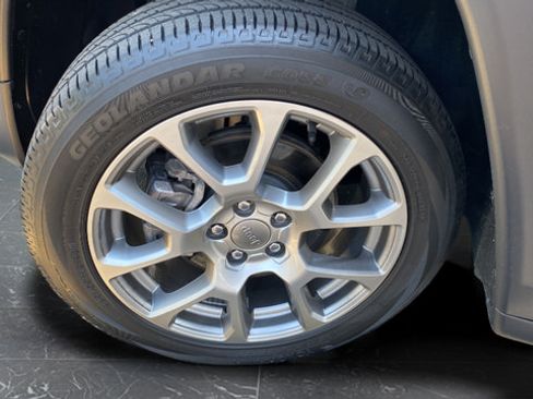 Used 2022 Jeep Compass Latitude AWD/4WD image 33