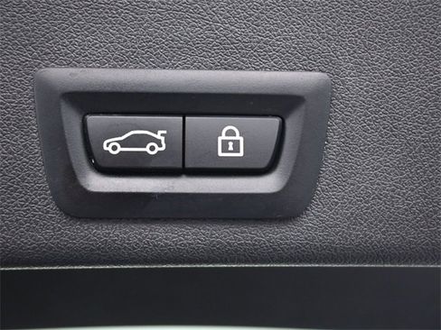 Used 2023 BMW X6 xDrive40i w/ M Sport Package image 25