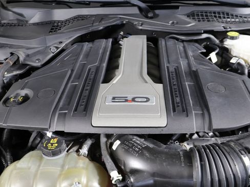 Used 2018 Ford Mustang GT Premium w/ Equipment Group 401A RWD image 14