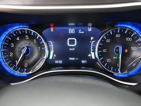 Used 2025 Chrysler Pacifica Select FWD image 22