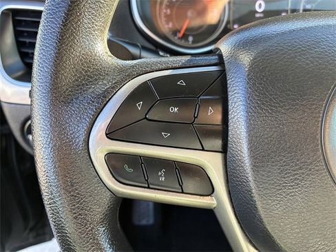 Used 2019 Jeep Cherokee Latitude w/ Popular Appearance Group image 21